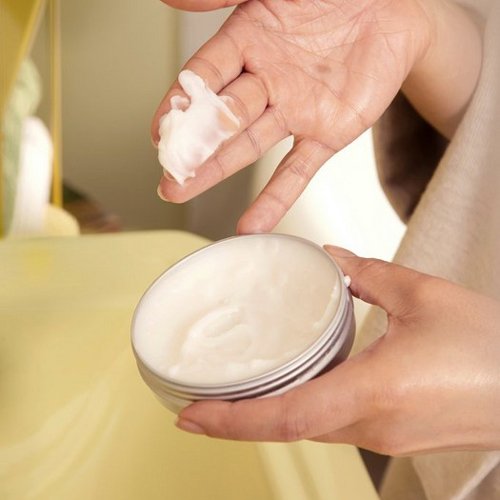 The Body Shop Camomile Sumptuous Makeup Cleansing Butter  |90ml